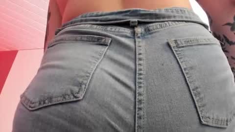 Val  online show from February 2026 08:01:02 PM