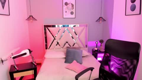 Val  online show from April 2026 07:49:02 PM