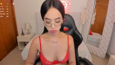 Snapshot of mia_jonnees chatting on February 2025 07:38:02 PM online show from February 2025 07:38:02 PM