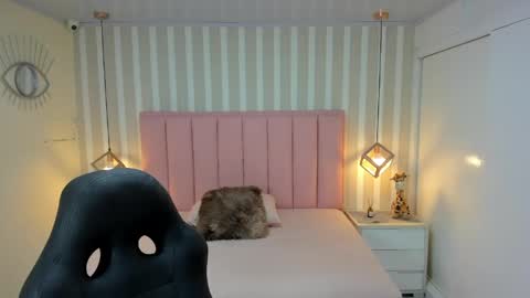 Naomi online show from May 2026 12:13:02 PM