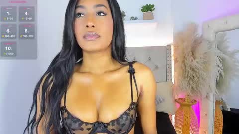 mia_juicy_ online show from September 2025 08:14:01 PM