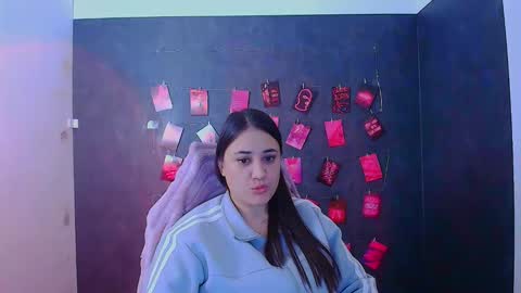 Mia online show from February 2026 12:31:01 PM