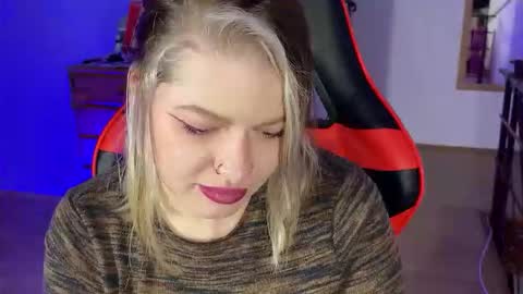 Snapshot of mia_kamp chatting on October 2025 07:03:02 PM Mia online show from October 2025 07:03:02 PM