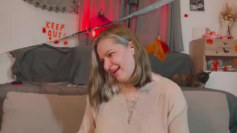 Snapshot of mia_kamp chatting on October 2025 06:32:01 PM Mia online show from October 2025 06:32:01 PM