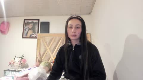 mia kaneee online show from October 2025 01:26:01 AM