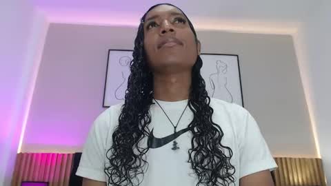 Mia online show from February 2026 06:01:01 PM