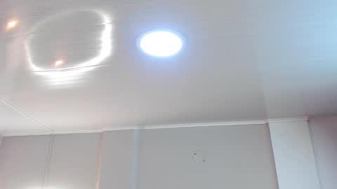 Mia online show from December 2025 02:42:01 AM