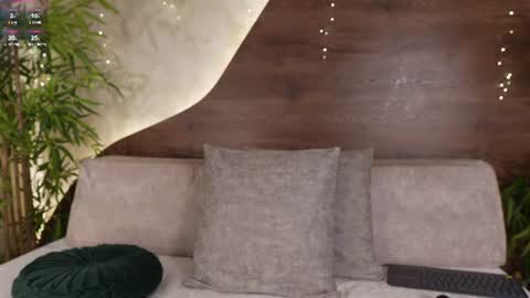 mia_lacy online show from June 2026 10:18:02 PM