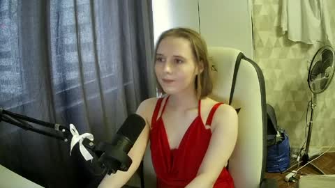 Mia online show from May 2026 02:58:02 PM
