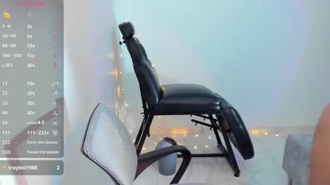 Luci  online show from February 2026 03:23:02 AM