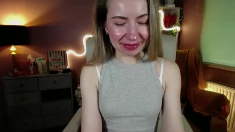 Mia online show from February 2025 11:00:02 AM