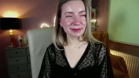 Mia online show from March 2025 11:47:02 AM