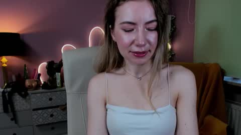 Mia online show from October 2025 07:07:02 AM