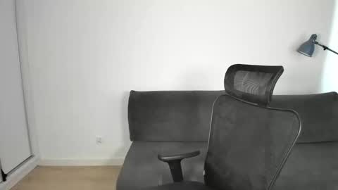 Mia online show from March 2026 07:57:02 AM