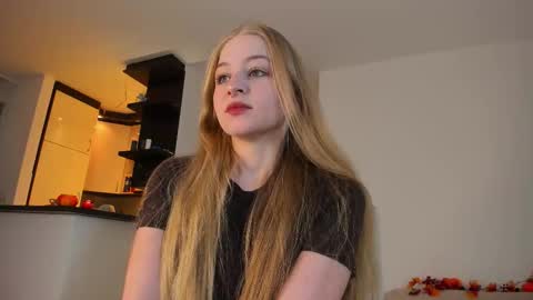 Mia here Appreciate your support online show from September 2025 10:40:01 AM