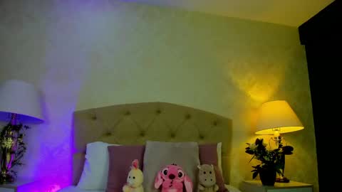 mia montess online show from April 2026 12:44:02 PM
