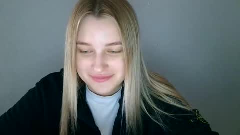 Snapshot of mia_moon27 chatting on September 2025 10:48:02 AM Mia online show from September 2025 10:48:02 AM