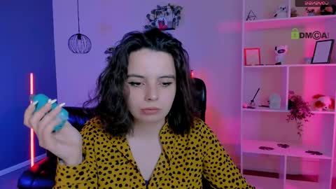 mia_mooon_ online show from May 2026 08:52:01 AM
