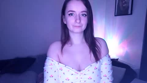 Mia online show from March 2026 12:18:02 AM