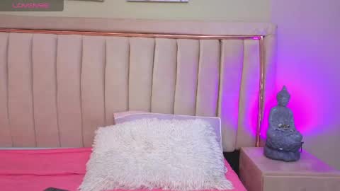 Mia online show from May 2026 11:26:02 AM