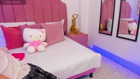 Mia online show from June 2026 12:17:01 PM
