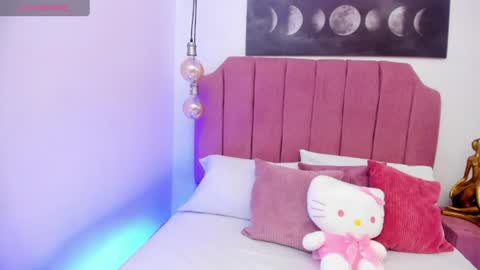 Mia online show from June 2026 11:53:02 AM