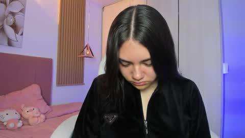 Mia Nevaeh - follow me online show from October 2025 08:42:02 PM