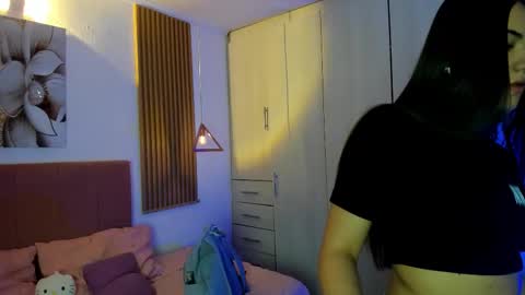 Mia Nevaeh - follow me online show from January 2026 04:55:01 PM