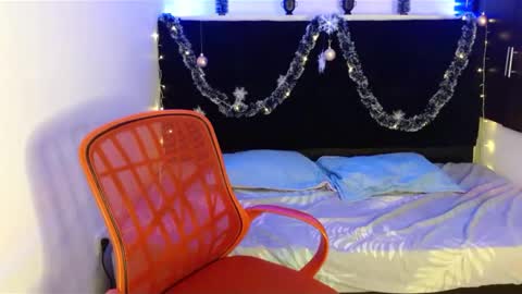 Snapshot of mia_peyton chatting on December 2024 01:29:01 PM Mia online show from December 2024 01:29:01 PM