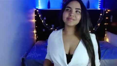 Snapshot of mia_peyton chatting on December 2024 05:09:01 PM Mia online show from December 2024 05:09:01 PM