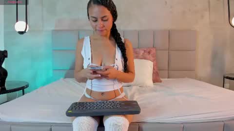 Mia Phalmer online show from June 2026 12:28:02 PM