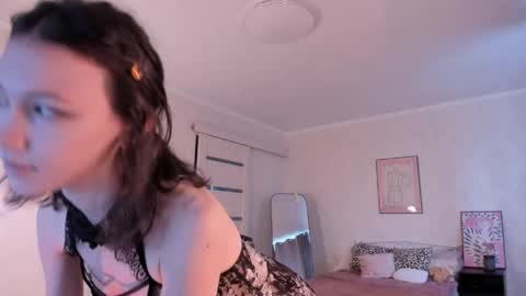 Mia Pimmy online show from May 2026 04:07:02 AM