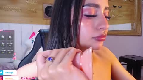 MIA online show from October 2025 01:03:02 AM