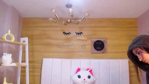 MIA online show from October 2025 01:39:03 AM