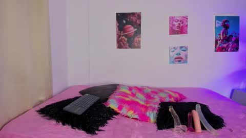 mia_purplee online show from October 2025 03:18:02 AM