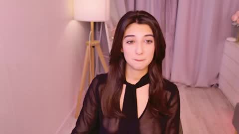 Mia online show from March 2026 06:24:02 AM