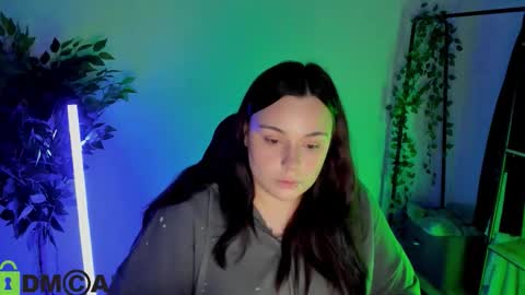 Mia online show from February 2026 11:11:02 PM