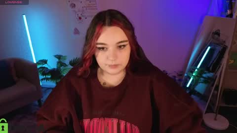 Mia online show from April 2026 01:19:02 AM