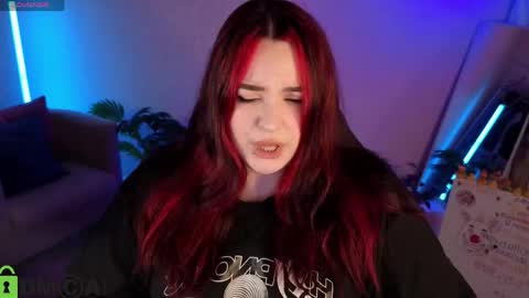 Mia online show from May 2026 01:11:01 AM