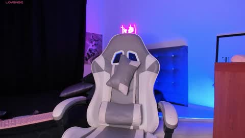 Snapshot of mia_ravenn chatting on November 2025 04:54:02 AM Mia online show from November 2025 04:54:02 AM