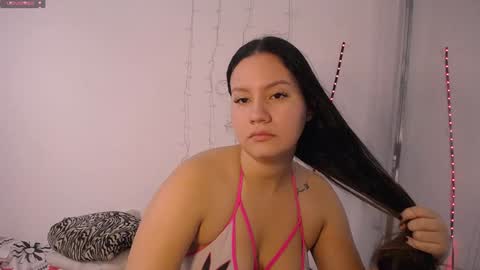 mia reys online show from December 2024 12:38:01 PM