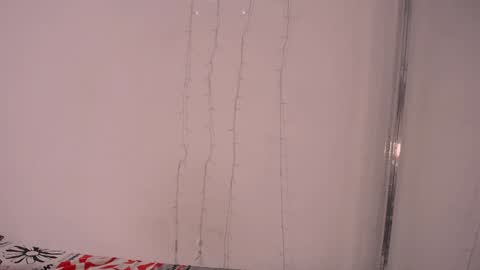 mia reys online show from December 2024 04:40:02 PM