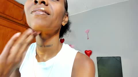 Snapshot of mia_rissi chatting on February 2025 08:47:01 PM Mia online show from February 2025 08:47:01 PM