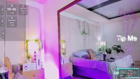 mia rousse25 online show from June 2026 04:34:01 AM