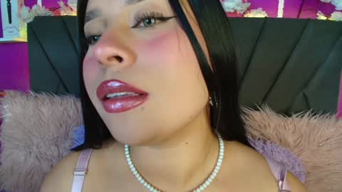 Snapshot of mia_roux13 chatting on December 2024 10:03:01 PM Mia Roux online show from December 2024 10:03:01 PM