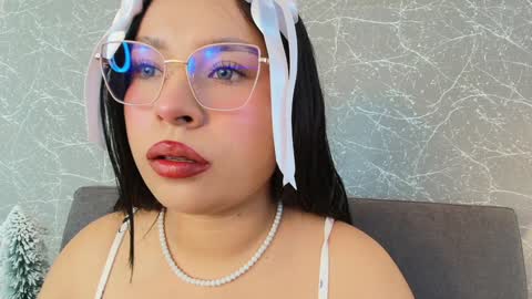 Snapshot of mia_roux13 chatting on January 2025 06:56:02 PM Mia Roux online show from January 2025 06:56:02 PM