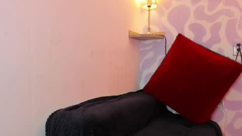 Snapshot of mia_scarlet7 chatting on November 2025 12:40:02 PM Mia . online show from November 2025 12:40:02 PM