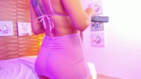 Mia online show from June 2026 11:07:02 PM