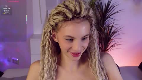 Snapshot of mia_silk chatting on November 2025 06:24:02 AM Mia online show from November 2025 06:24:02 AM