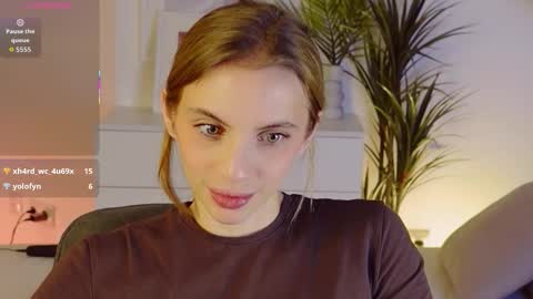 Snapshot of mia_silk chatting on November 2025 06:24:01 AM Mia online show from November 2025 06:24:01 AM